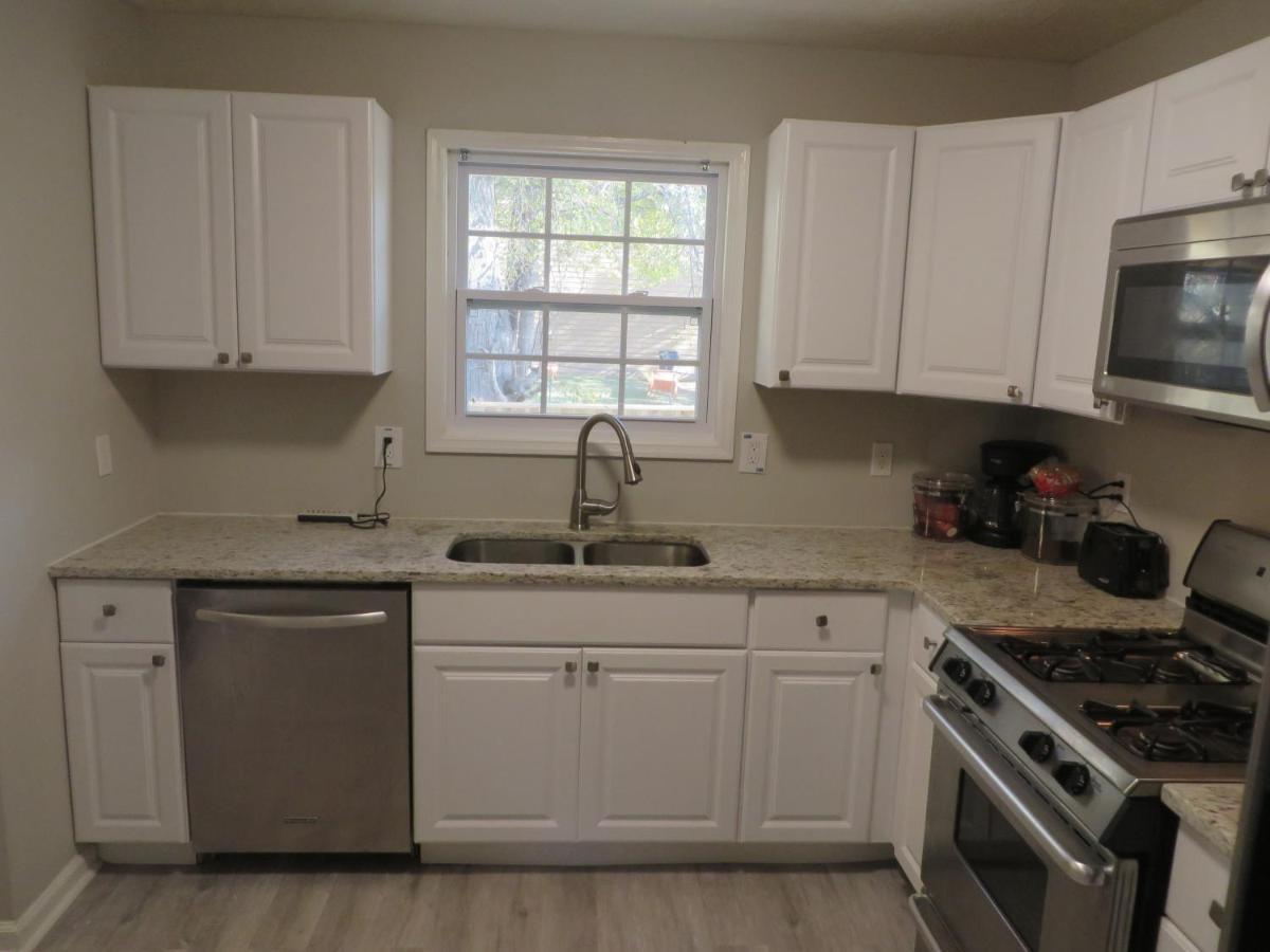 5 Star Atlanta Harsfield Guesthouse College Park Bagian luar foto